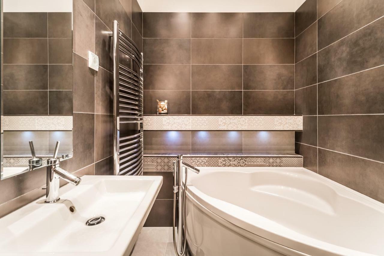 Bpr B&W Elegant Home Budapest Esterno foto