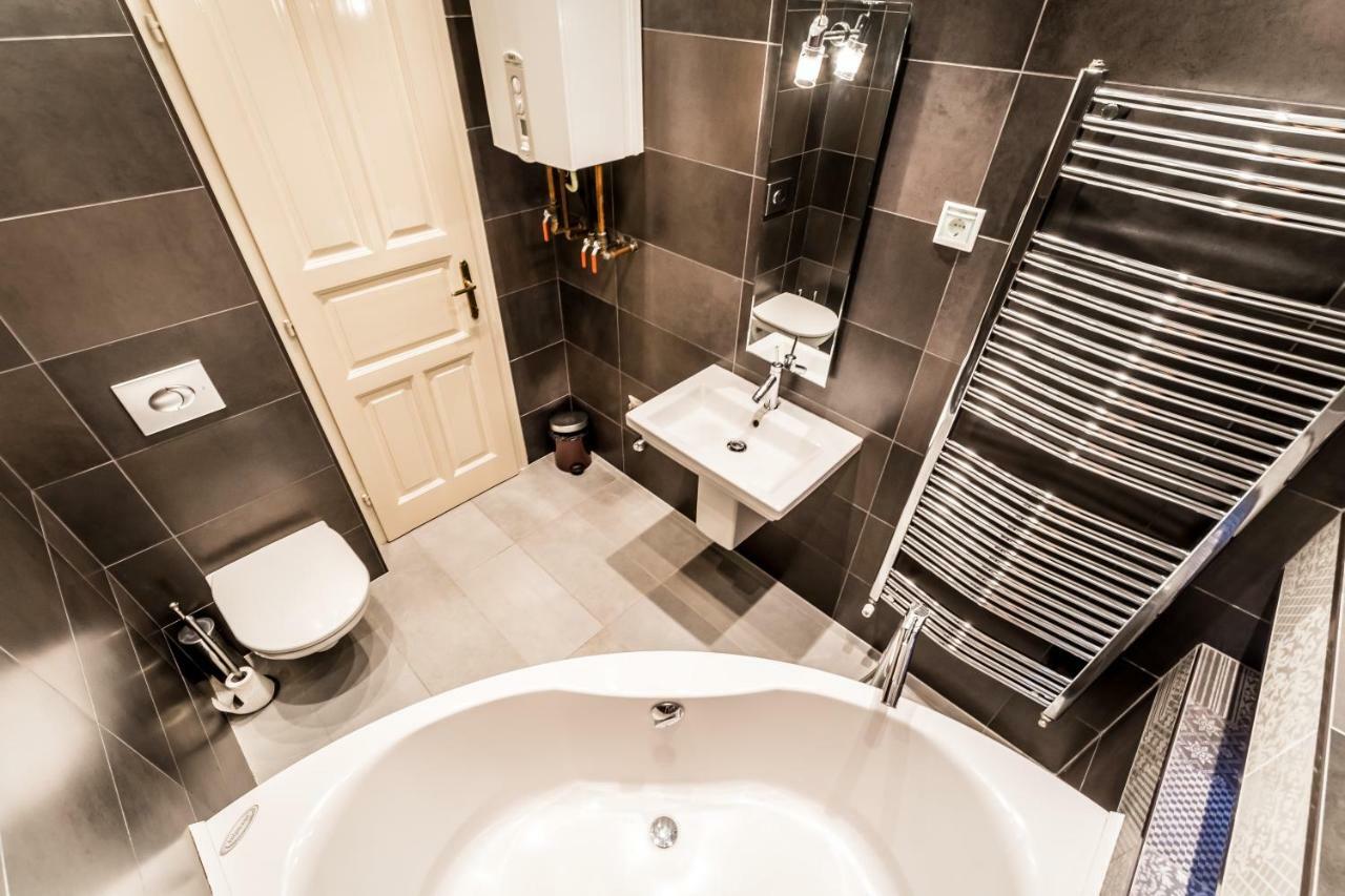 Bpr B&W Elegant Home Budapest Esterno foto