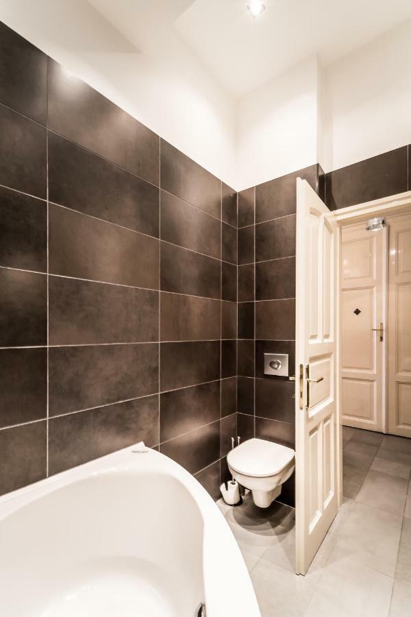 Bpr B&W Elegant Home Budapest Esterno foto