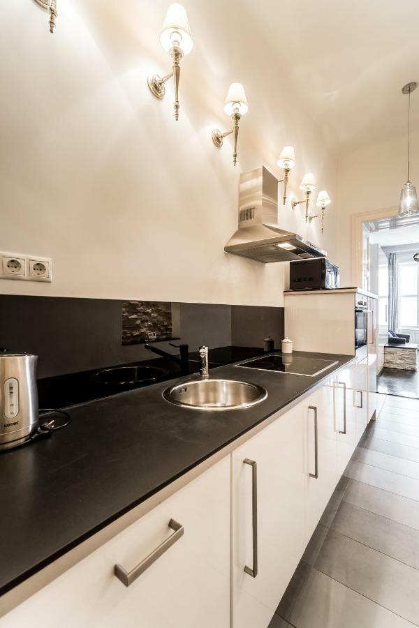 Bpr B&W Elegant Home Budapest Esterno foto